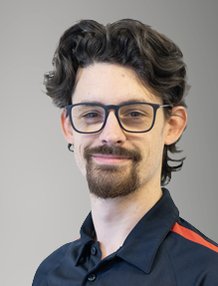 GET_IN_TOUCH_Sales_440x572_Maarten.height-100