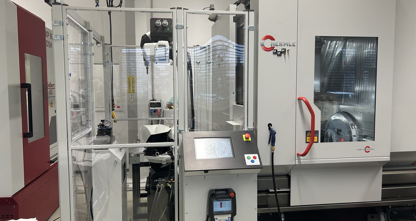 Mill-Assist Essential i + Hermle C400