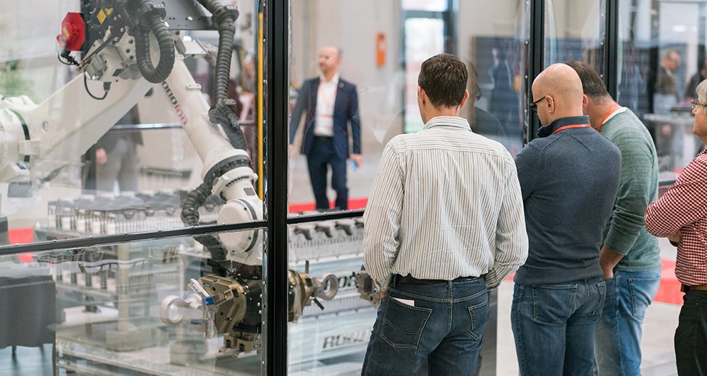 RoboJob_Grand Opening_DE-16LR