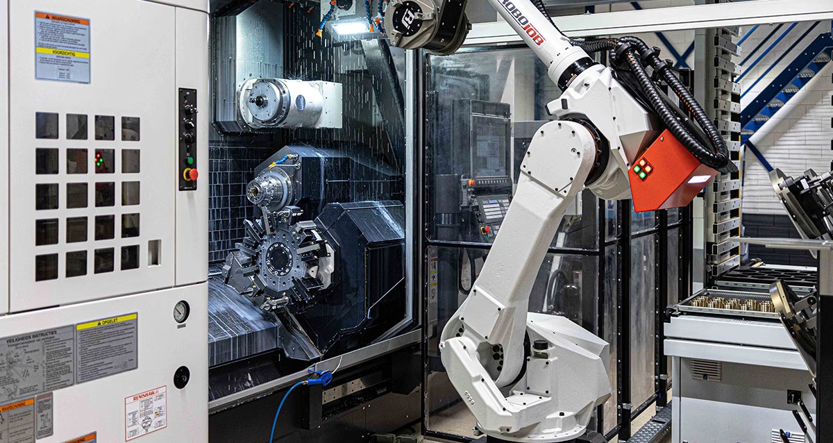 RoboJob Tower + Okuma Multus U3000