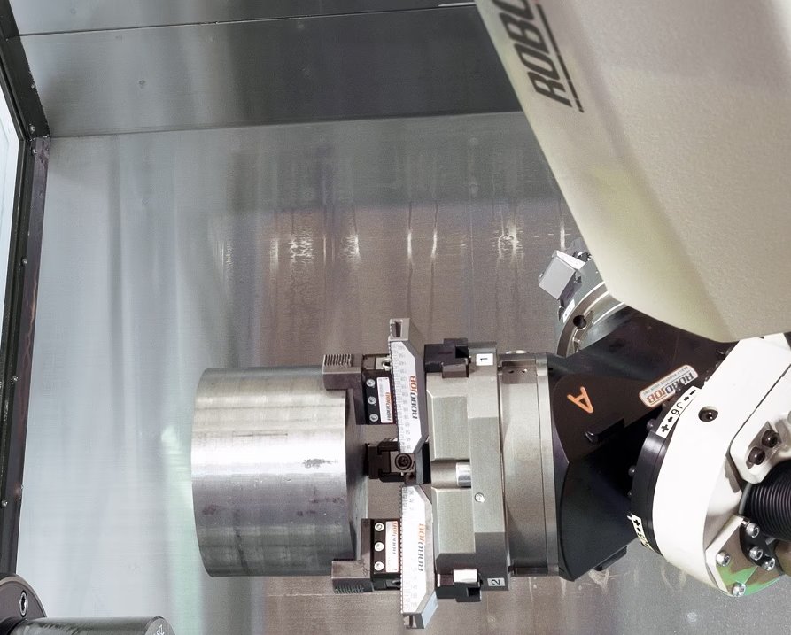 a_robojob_cnc_.2e16d0ba.format-avif.fill-2784x1040-c100